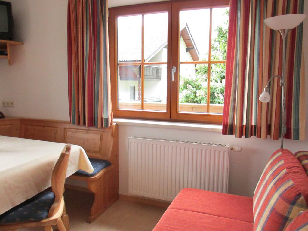 Appartement Zum Roessl Ramsau am Dachstein Ruang foto